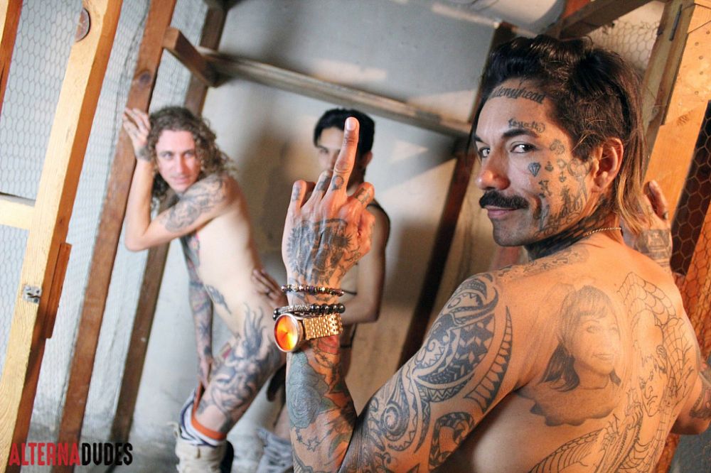 Alternadudes: Tatted Voyeur Watches Rockers Fuck 1