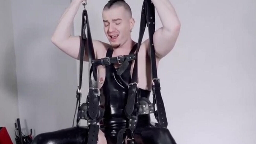 Exposure 3: Mistress Hinako & Axel Abysse – Fisting Exposure 3: Mistress Hinako & Axel Abysse - Fisting 1