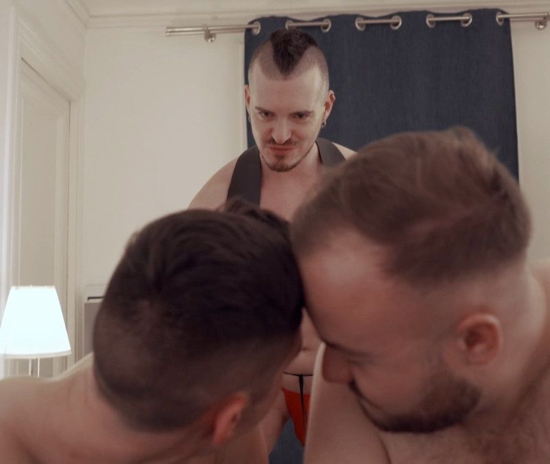 Ménage À Trois - Gay Fisting Wit Axel Abysse 5