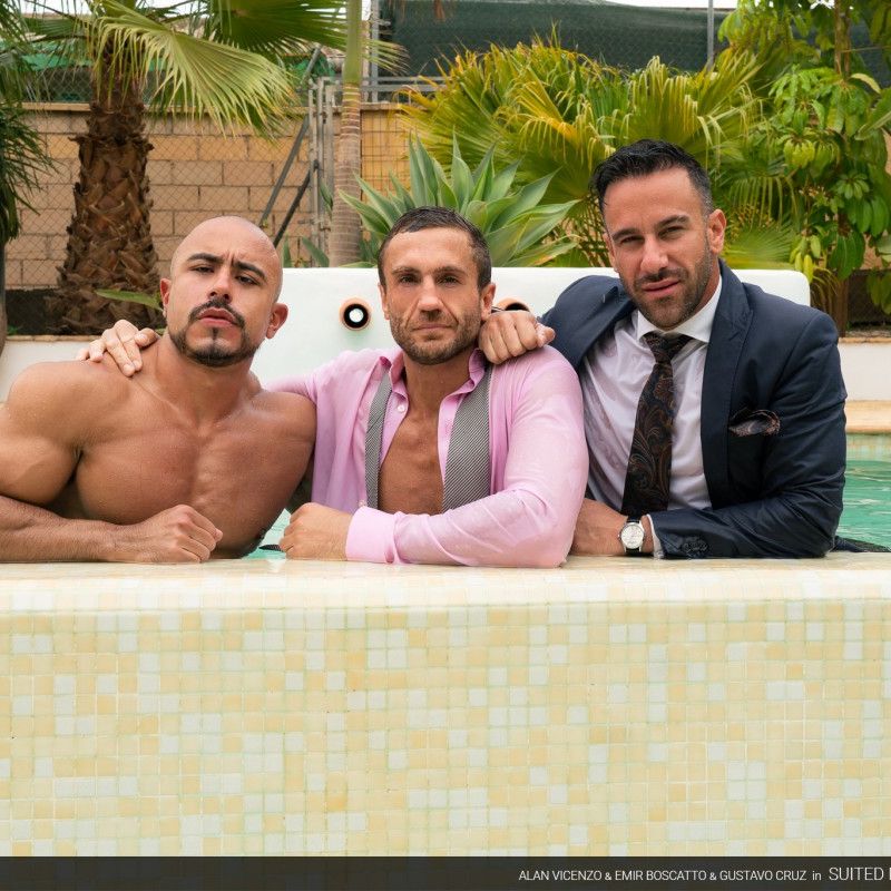 Suited Pool Party: Alan Vicenzo, Emir Boscatto & Gustavo Cruz 9