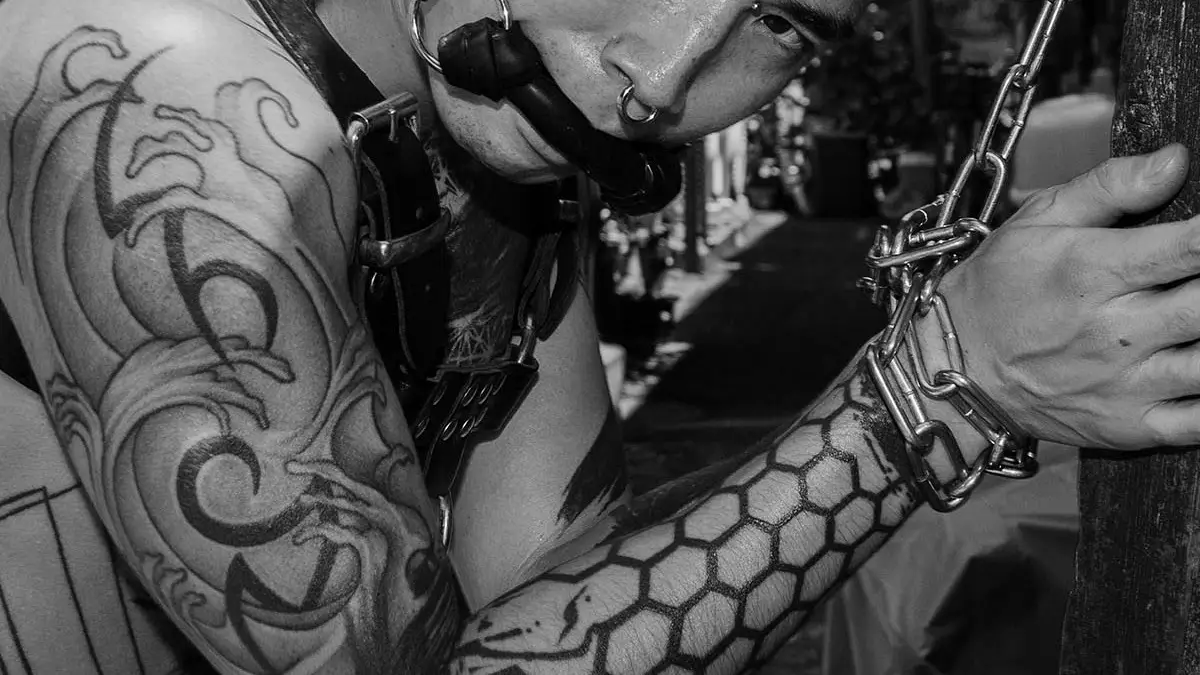 Fisting fans, Axel Abysse & Yoshi Kawasaki are giving you 1 free month