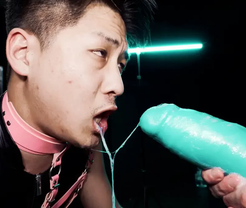 Axel Abysse Fills Jeffrey Chang's Wrecked Cunt 7