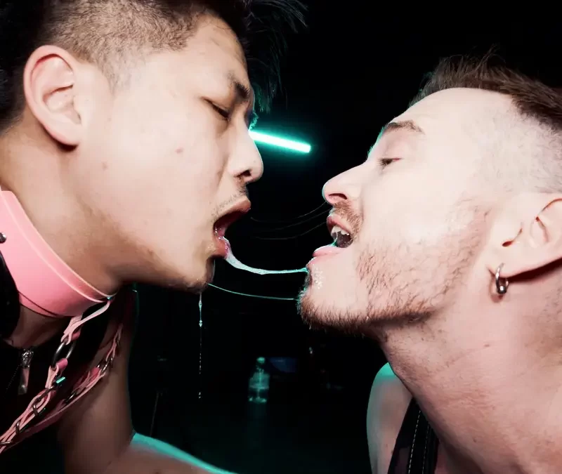Axel Abysse Fills Jeffrey Chang's Wrecked Cunt 8