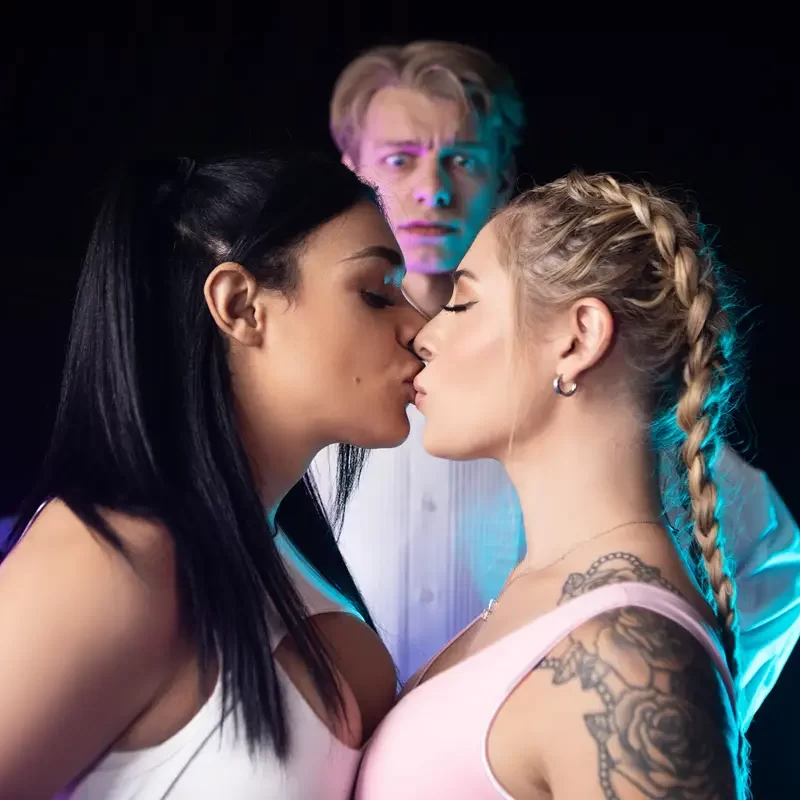 Bare-Knuckle Fucking: Eva Maxim & Laura Fox 1