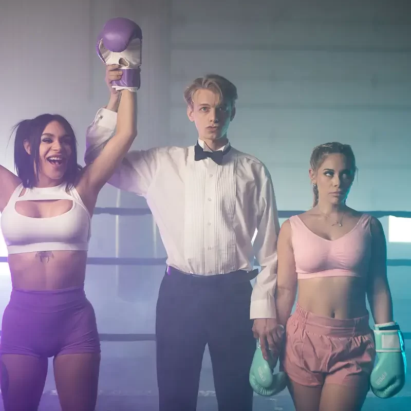 Bare-Knuckle Fucking: Eva Maxim & Laura Fox 5