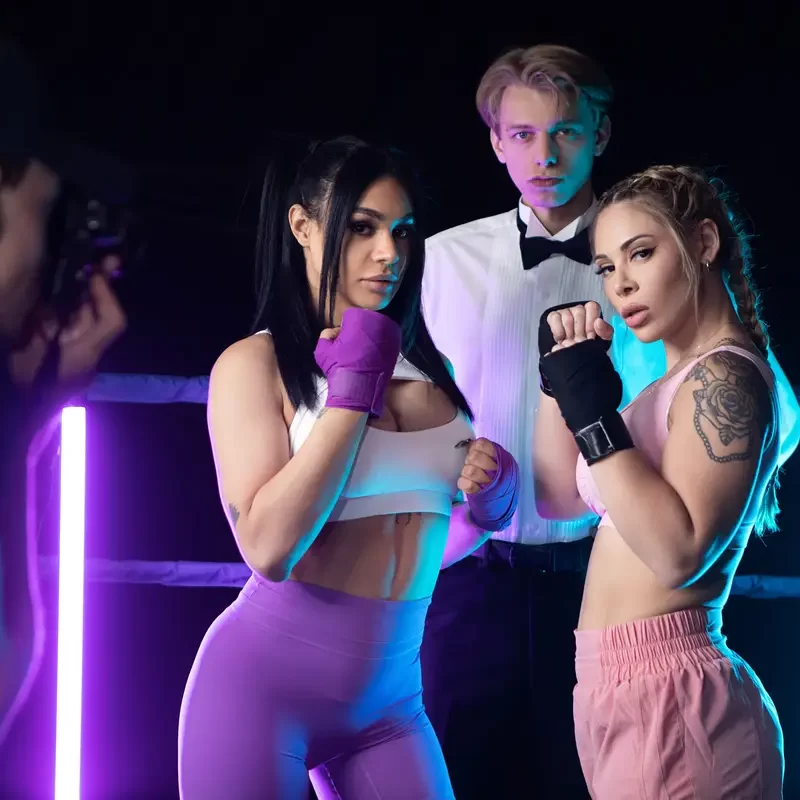 Bare-Knuckle Fucking: Eva Maxim & Laura Fox
