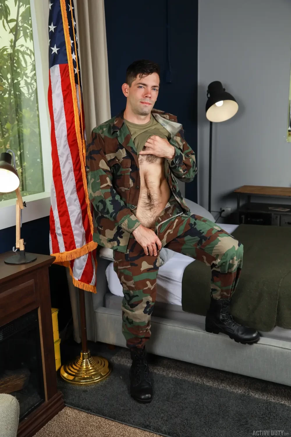 Julian Brady & Damien King Have Sex In Camouflage Uniforms