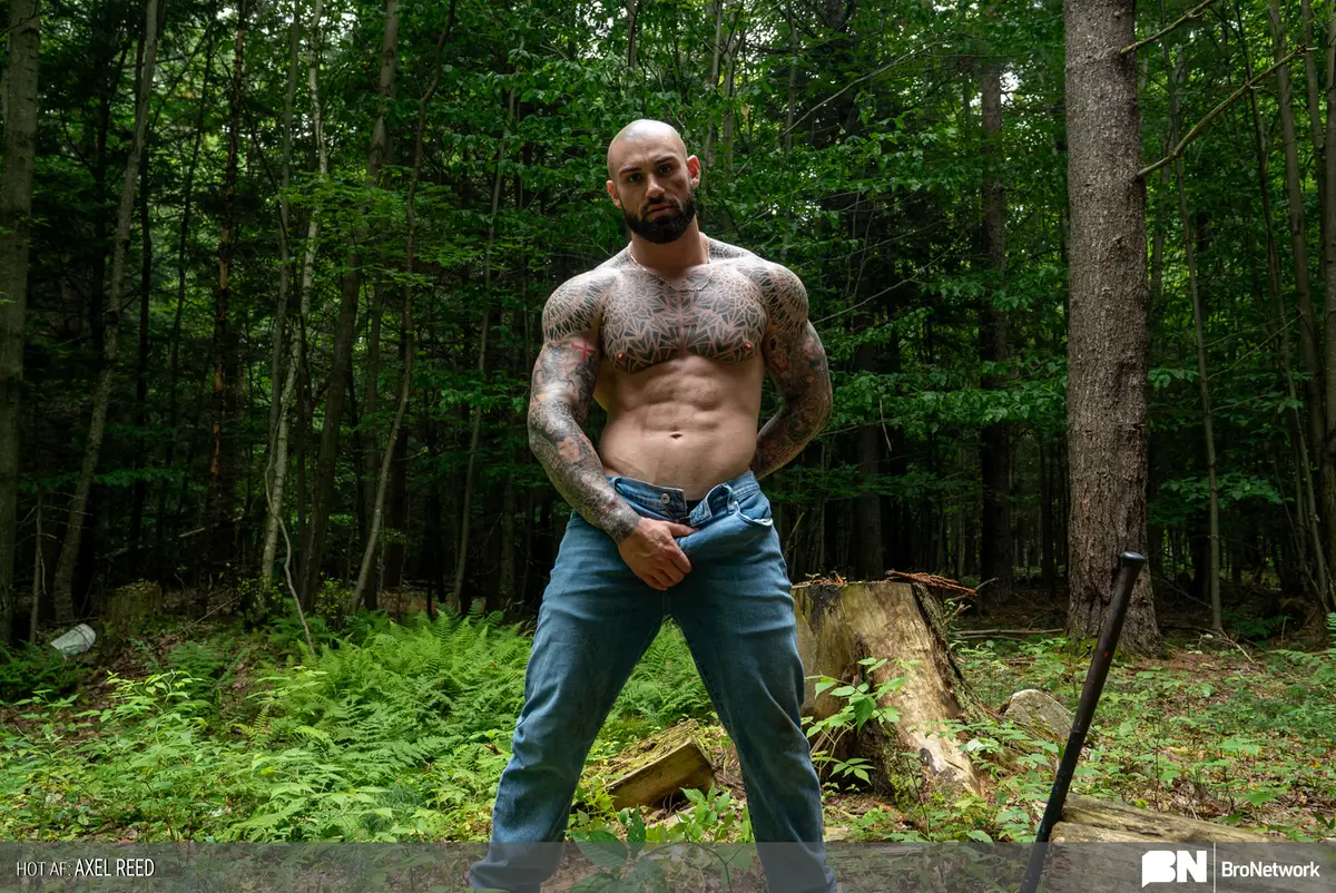Meet The Extremely Sexy Lumberjack Axel Reed 8