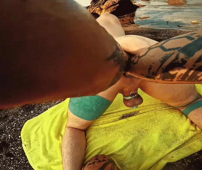 Axel Abysse: Fisting On The Beach 7