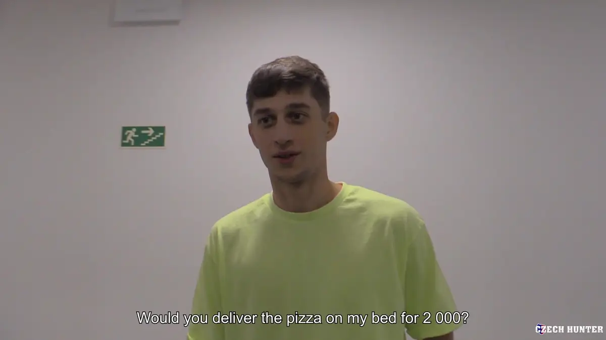 Czech Hunter 709: Threesome With The Pizza Guy 3