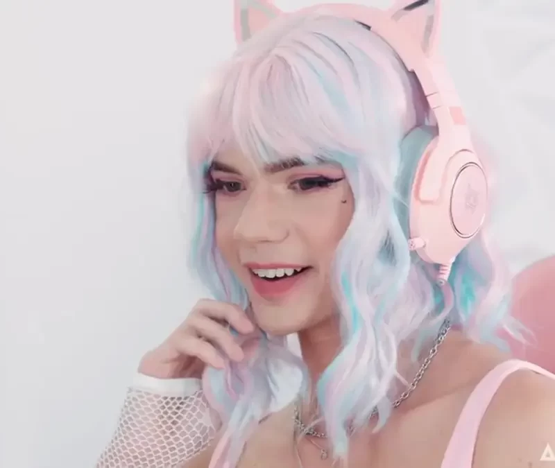 Femboy Sam Ledger Swaps Controller For Leo Louis' Cock 4