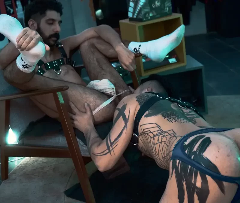 Yoshi Fists French Gay Fisting Star Leon Chevalier 1
