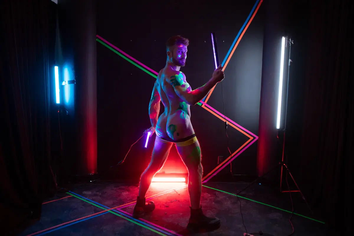 Neon Dreams Cum True: Olivier Robert & Theo Brady