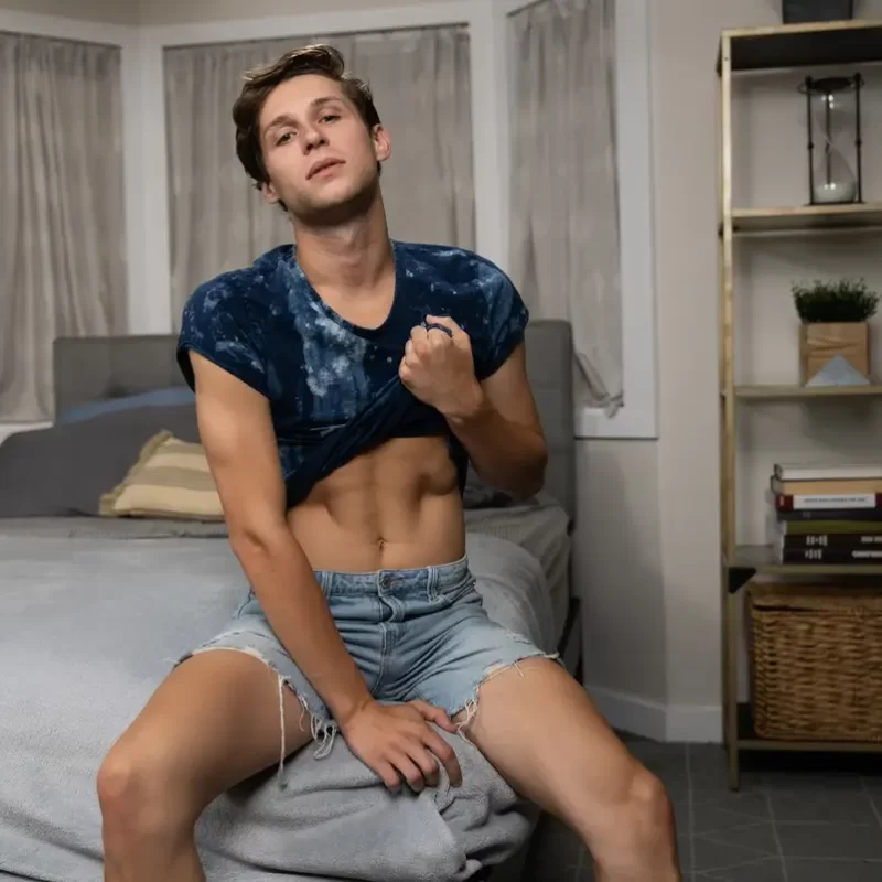 Pervy Peeper: Trevor Brooks, Shae Reynolds & Harrison Todd