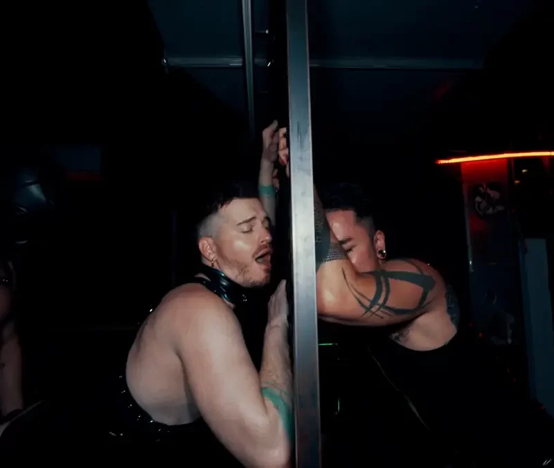Axel Abysse & Yoshi Kawasaki Reach Fisting & Pissing Climax 7