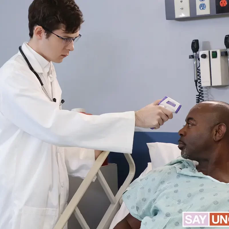 Twink Doc Dakota Lovell Takes Care of Aaron Trainer