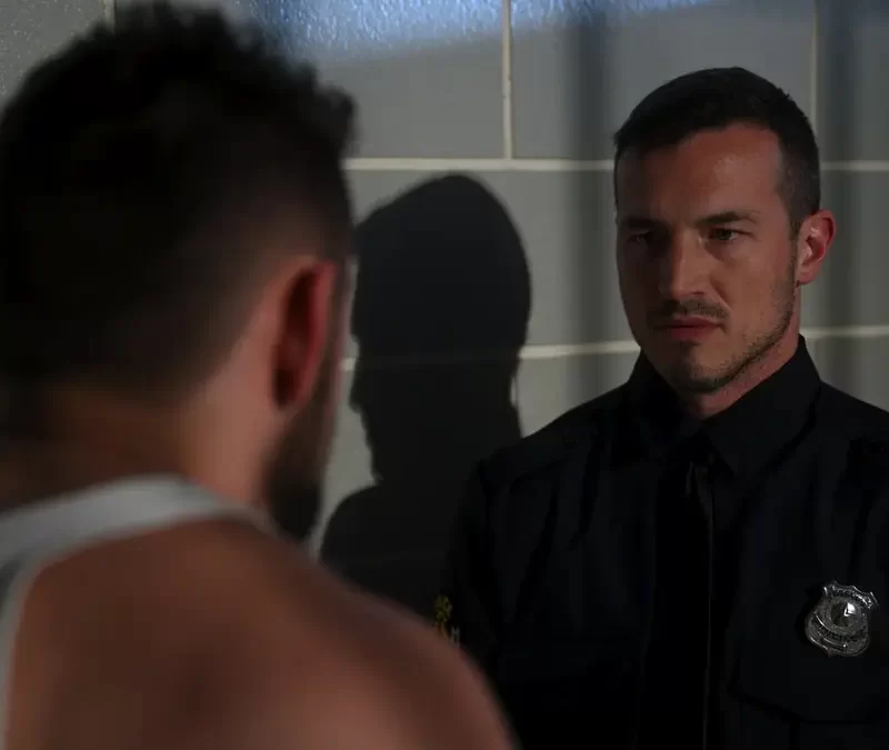 Prisoner Dante Colle vs Prison Guard Derek Kage – KinkMen 6