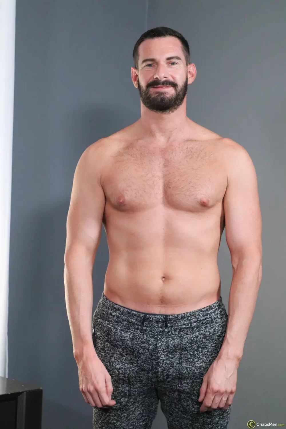 Meet Attractive Gio Carrera at Chaosmen
