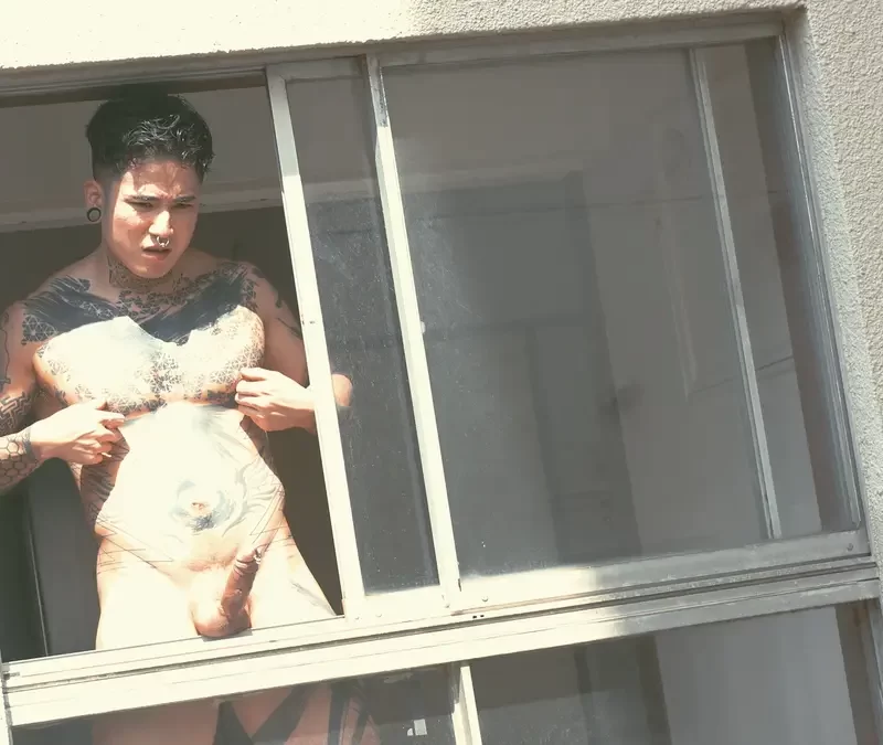 Yoshi Kawasaki Puts On a Show For Passers-by Under His Window