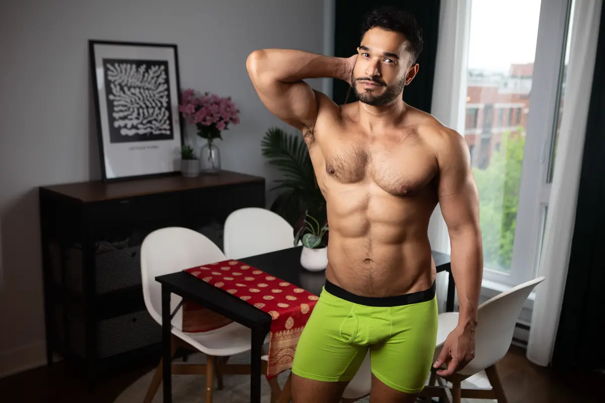 Indian Hunk Wants My Ass: Benny Fox, Enzo Muller & Raj 1