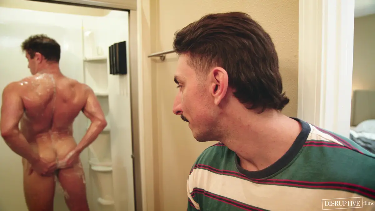 Michael Jackman & Kyle Fletcher share a shower