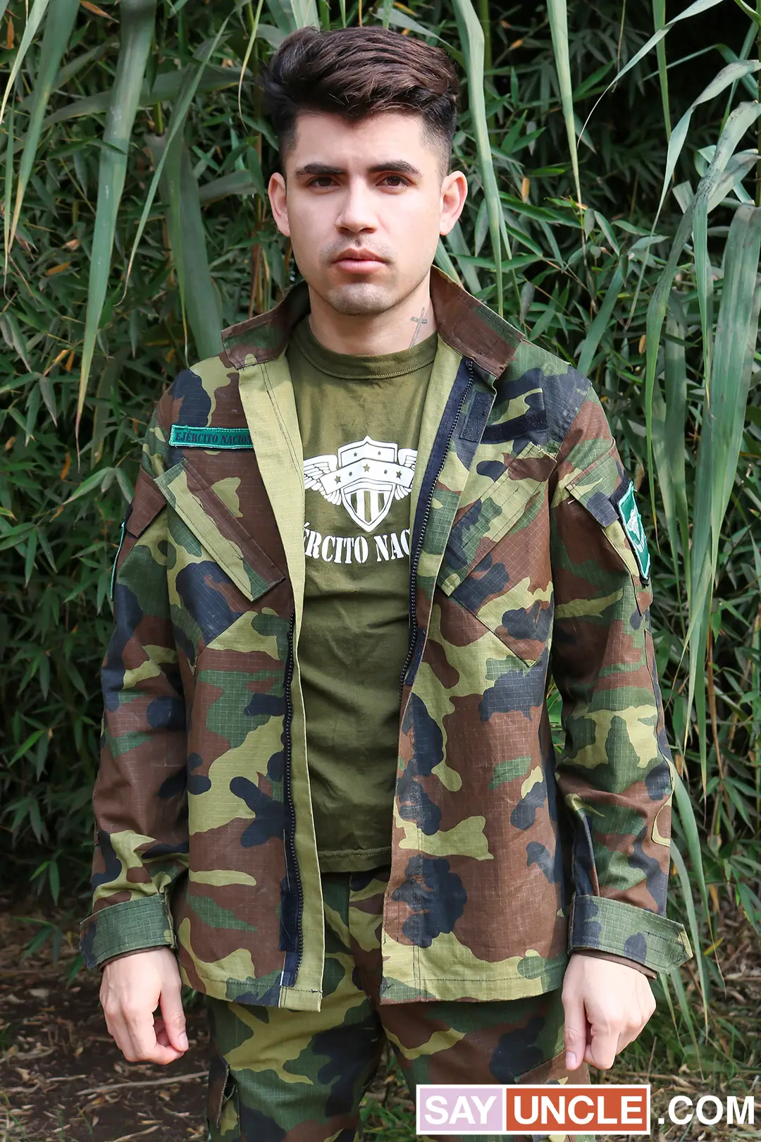 Soldiers Caetano Soares & Jake Lotti Bond in the Jungle