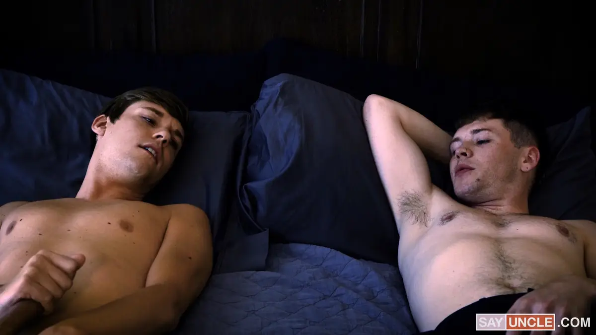 Jack Bailey & Damian Rose Share A Bed
