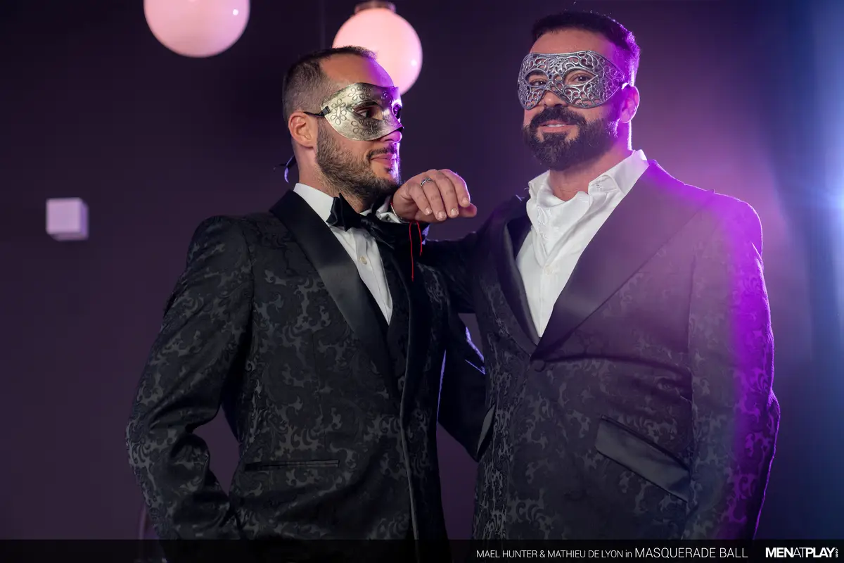 Mael Hunter & Mathieu De Lyon In Masquerade Ball 2
