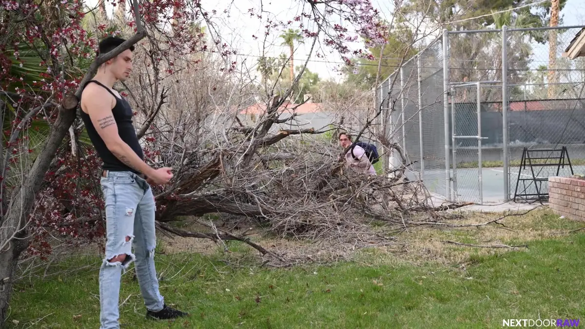 Jayden Marcos & Kane Fox Have Risky Sex In The Park