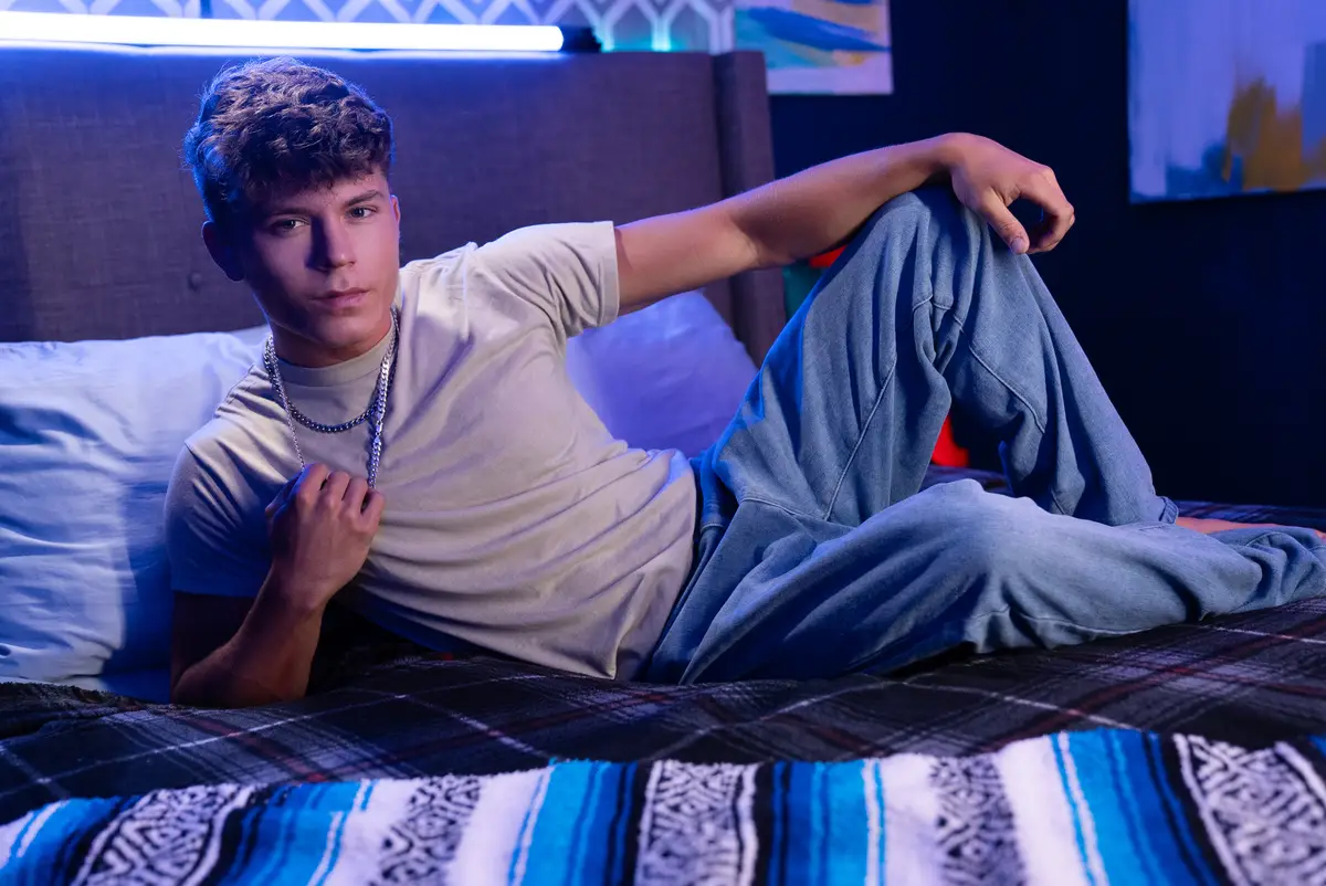 Fucking The Hentai Cosplayer: Drake Von & FTM Noah Way