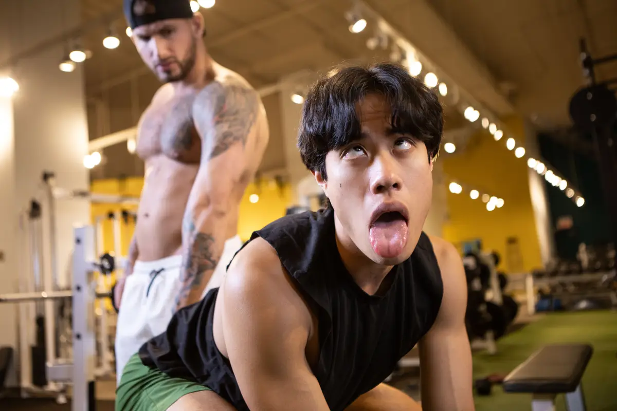 Pumping The Gym Bro: Parker Savage & Jay Wu 7