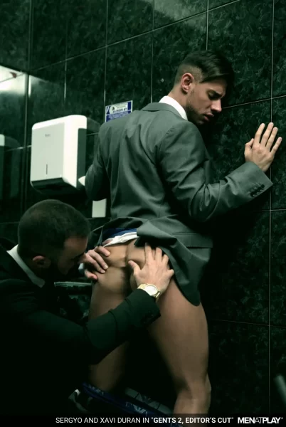 Restroom Fling With Xavi Duran & Sergyo Caruso 5