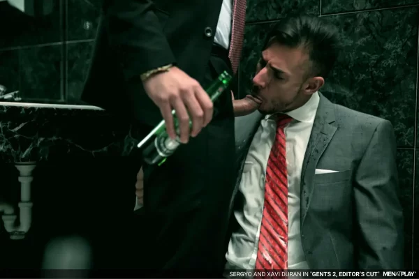 Restroom Fling With Xavi Duran & Sergyo Caruso 6
