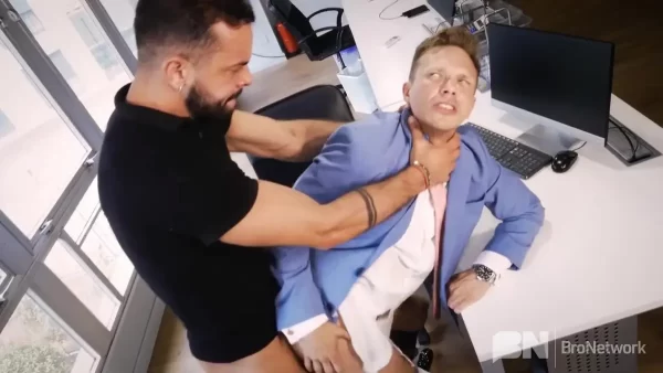 Businessman Ethan Chase Bottoms For Sir Peter Gay Porn 3