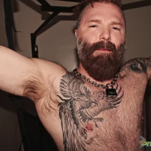 Rob Montana Worships His Hairy Pits 5