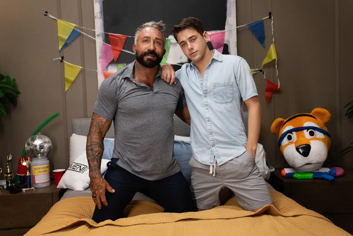 At The Frat House 3: Joey Mills & Ken Rock Gay Porn