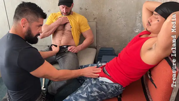 Justin Jett Services Muscled Madison & Prince Flackoo's Dicks Gay Porn