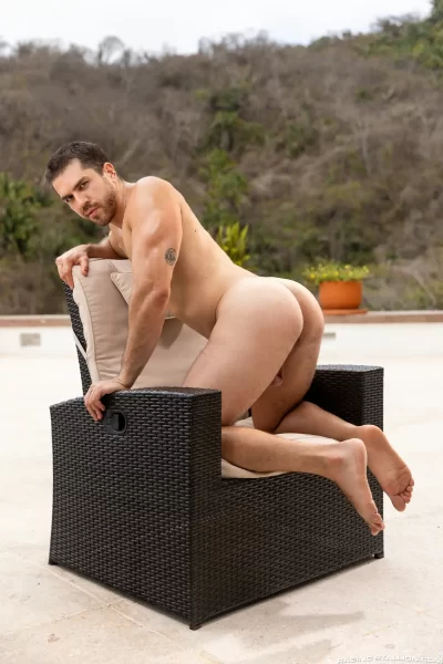 La Buena Vida - Scene 1: Ed Torres & Hugs Kandelas Gay Porn 5