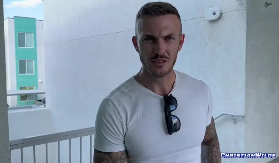 Christian Wildes Special Delivery For Kane Foxx Gay Porn