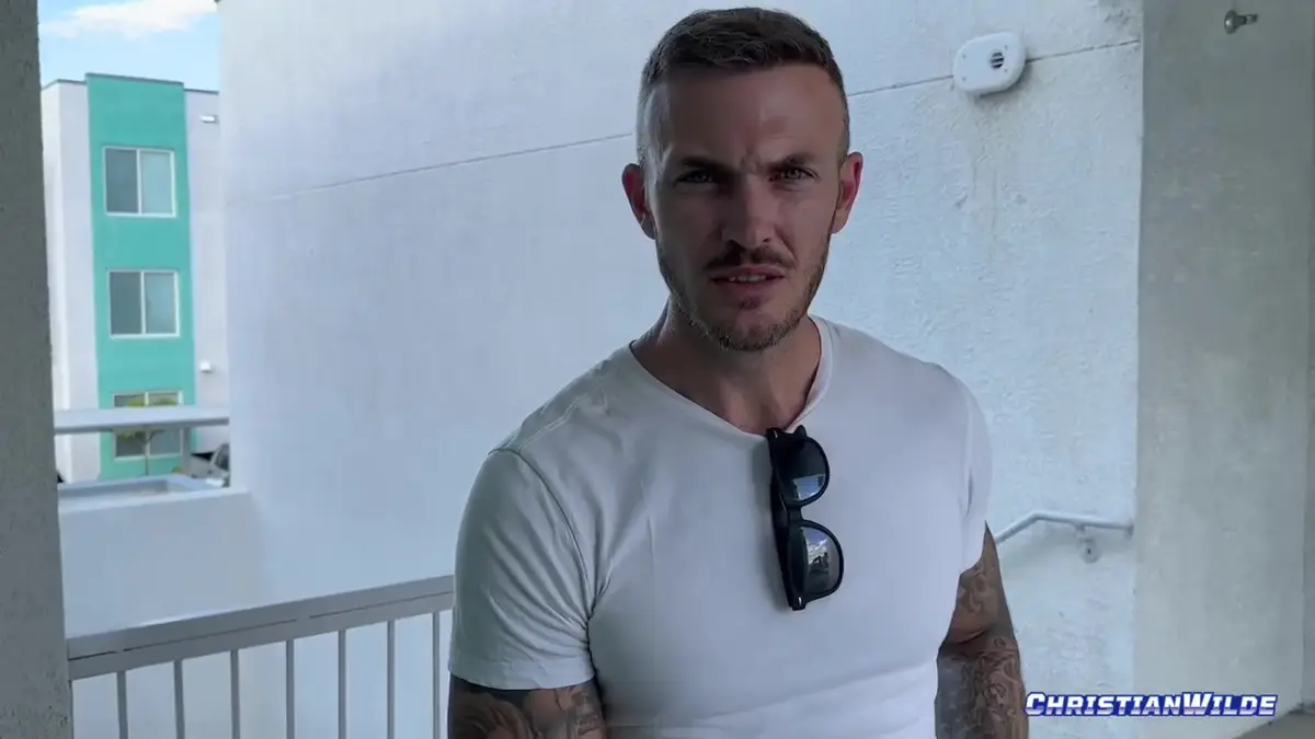 Christian Wildes Special Delivery For Kane Foxx Gay Porn