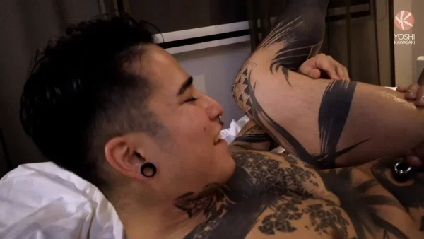 Yoshi Kawasaki Bottoms In An Asian Fisting Threesome Gay Porn 5