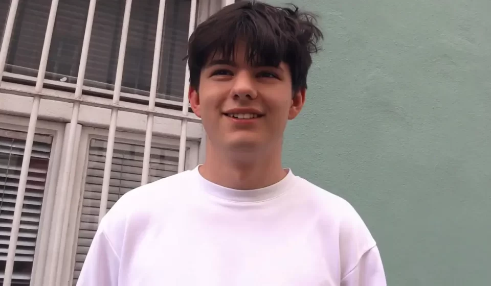 Czech Hunter 816: Ondrej Earns Money for a New Phone Czech Hunter 816: Ondrej Earns Money for a New Phone Gay Porn