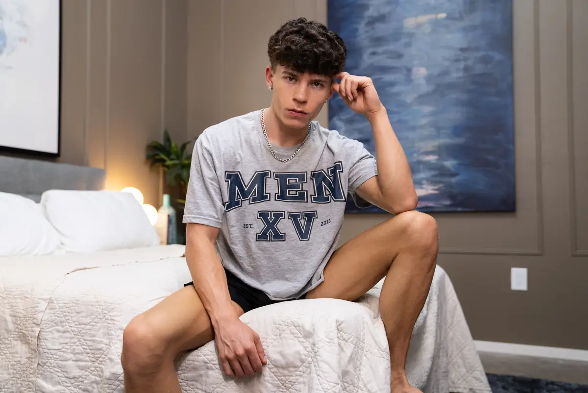 Drake Von Bottoms Again - This Time For Leo Levine Gay Porn 3