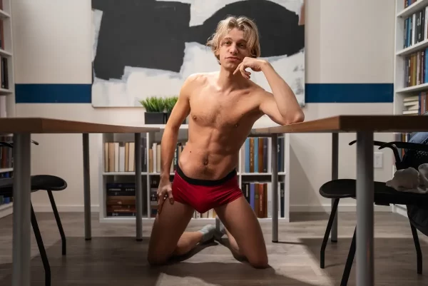 Quiet, Piggy: Sawyer Dixon & Leo Louis Gay Porn 3