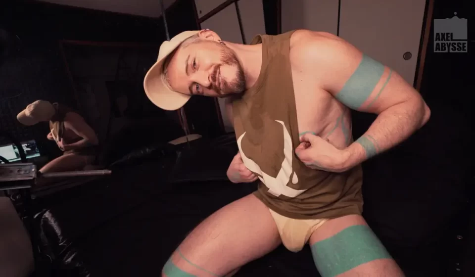 Anani: Axel Abysse vs The Biggets Dildo Gay Porn