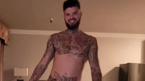 Hatler Gurius Takes Ray Diesel's Monster Bareback Cock</h1> Gay Porn
