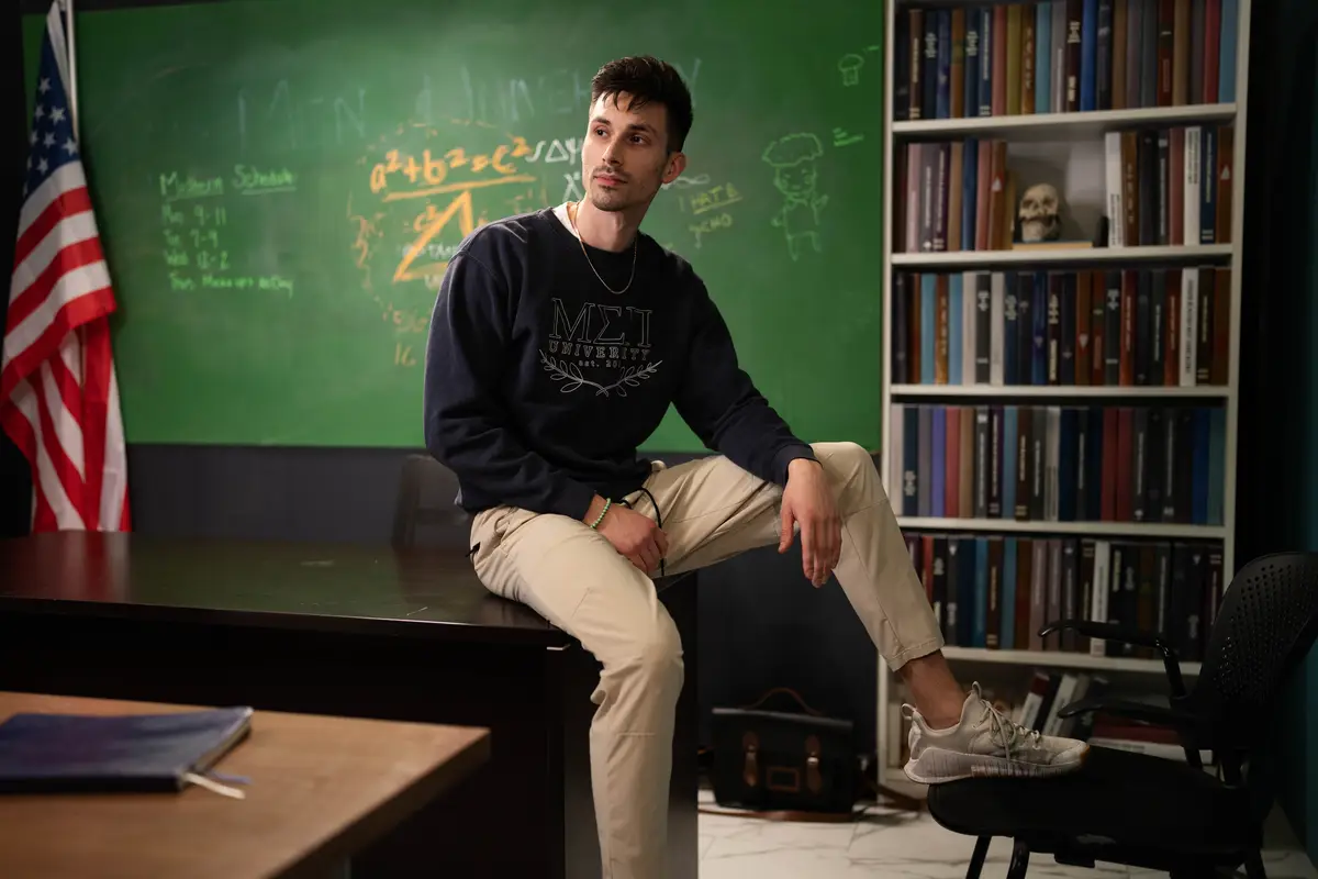 Kane Fox, Leo Levine, & Siren Santiago In Campus Cock Gay Porn 5