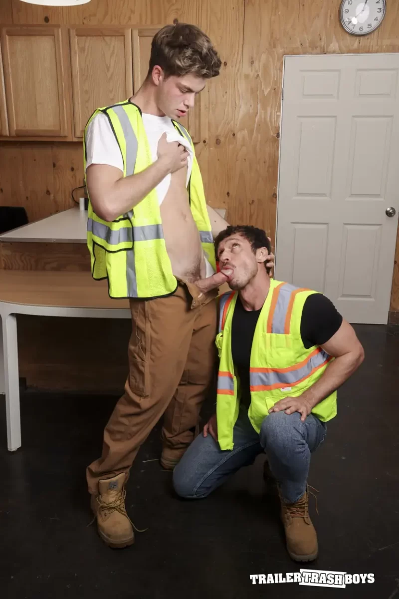 Oliver Carter & Alex Kof In Cool Bareback Action At Trailer Trash Boys Gay Porn 3