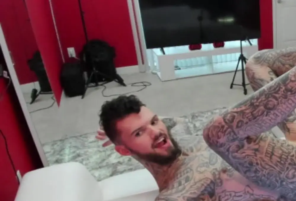 Spikey Dee & Hatler Gurius Idulge In Flip-Fucking & Self-Sucking Gay Porn