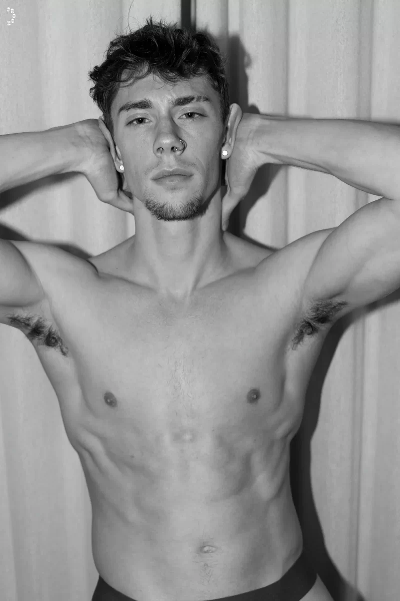 Open It Up on Frock The World: Zane Swallows Gareth's Huge Cock Gay Porn 4